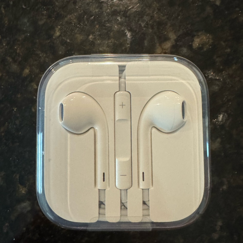 Apple White Earbud Headphones